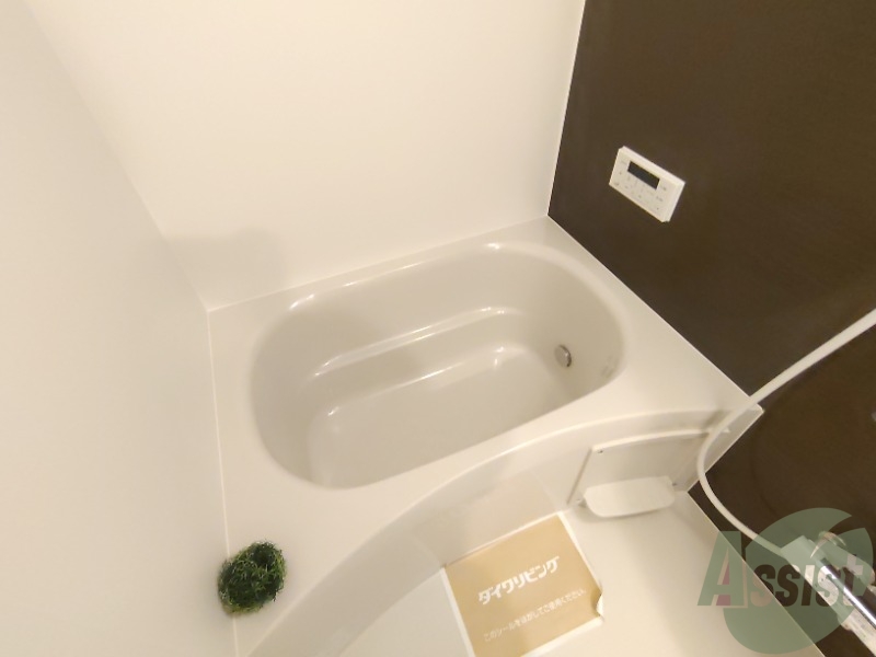 バス・シャワールーム　１人暮らしにはピッタリのサイズ感ですね！