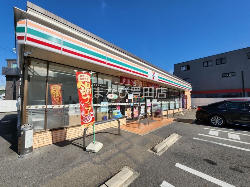 コンビニ　セブンイレブン刈谷一ツ木町1丁目店（コンビニ）まで247m