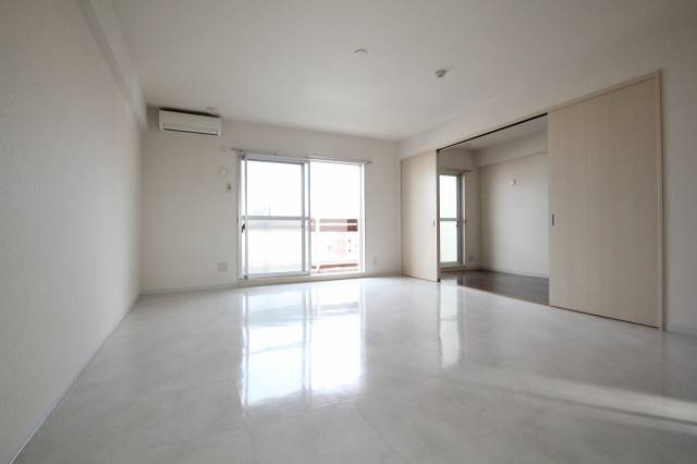 居室・リビング　※４０３号室参照