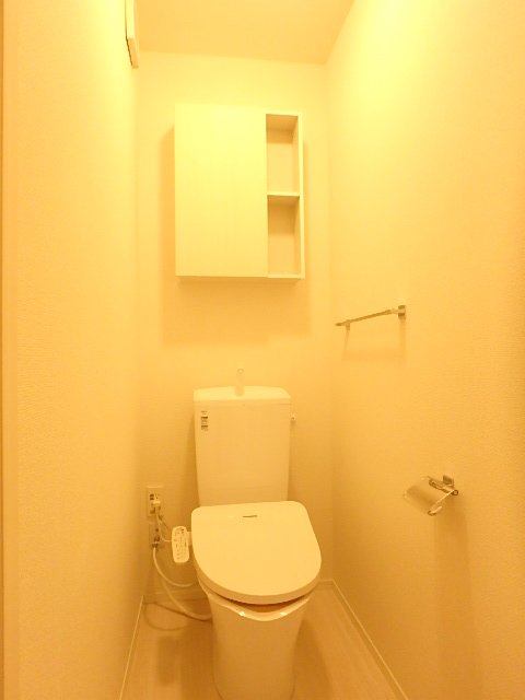 トイレ　温水洗浄便座