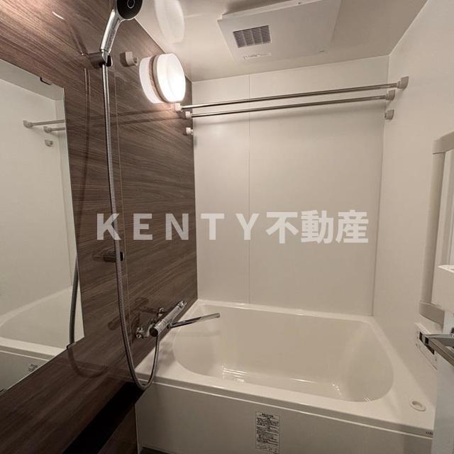 バス・シャワールーム　落ち着いた空間のお風呂です