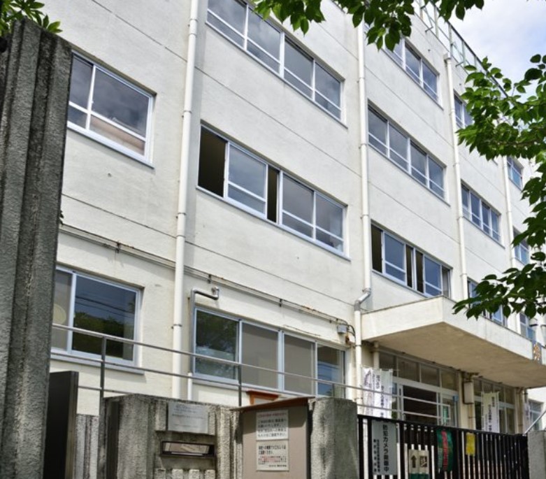 中学校　世田谷区立駒沢中学校（中学校）まで380m