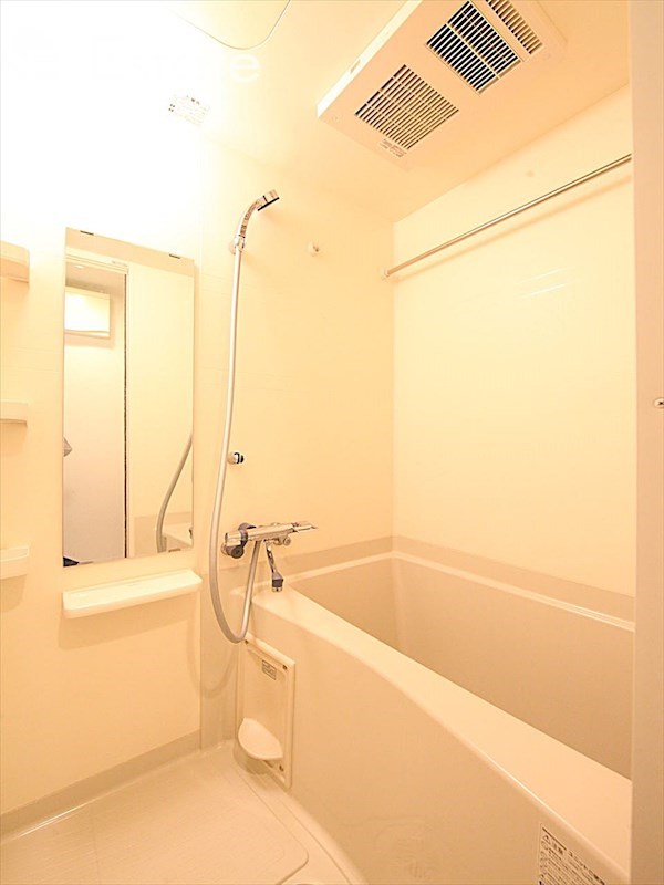 バス・シャワールーム　バスルーム