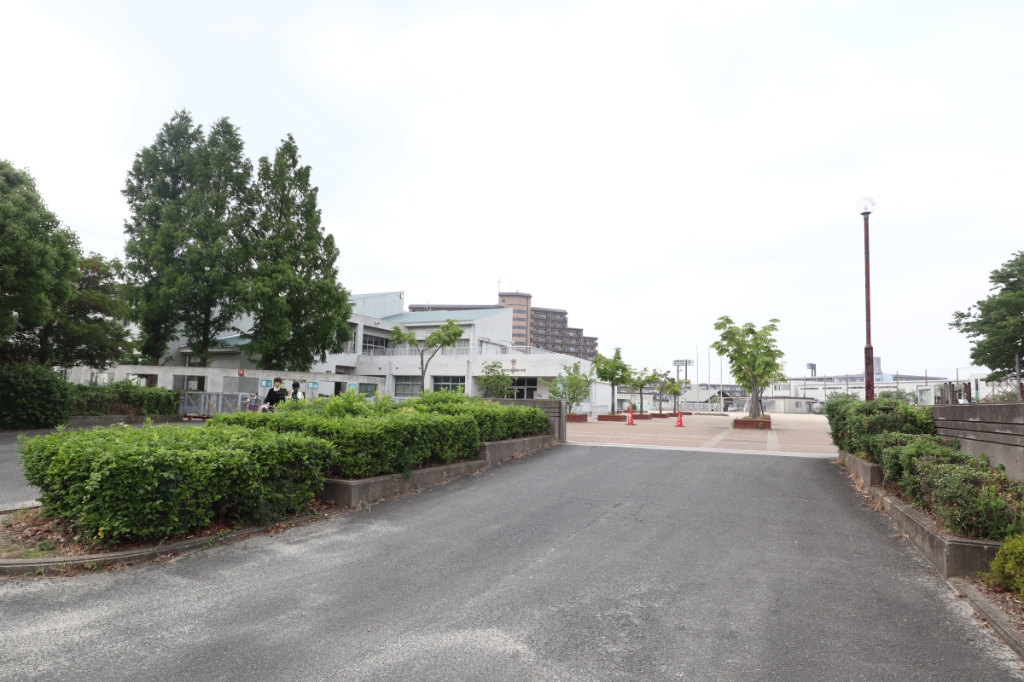 小学校　春日市立春日野小学校（小学校）まで615m