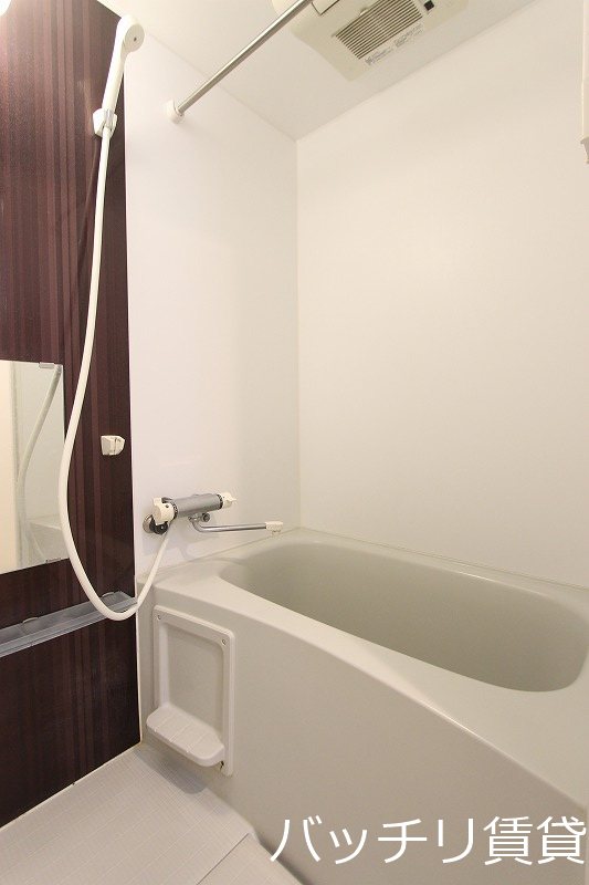 バス・シャワールーム　同型タイプの為、現状を優先致します。