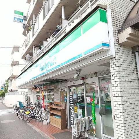 コンビニ　ファミリーマート（コンビニ）まで602m