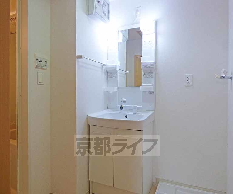 洗面設備　独立洗面台です。