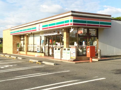 コンビニ　セブンイレブン日進北新町（コンビニ）まで375m