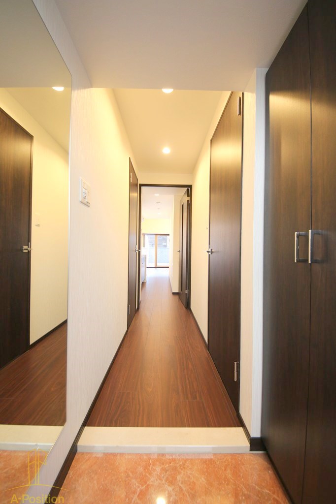 玄関　プレジオ鎗屋町