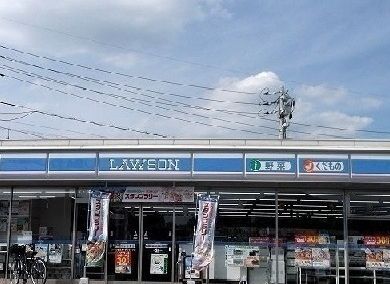 コンビニ　ローソン松江ガーデンコート店（コンビニ）まで700m