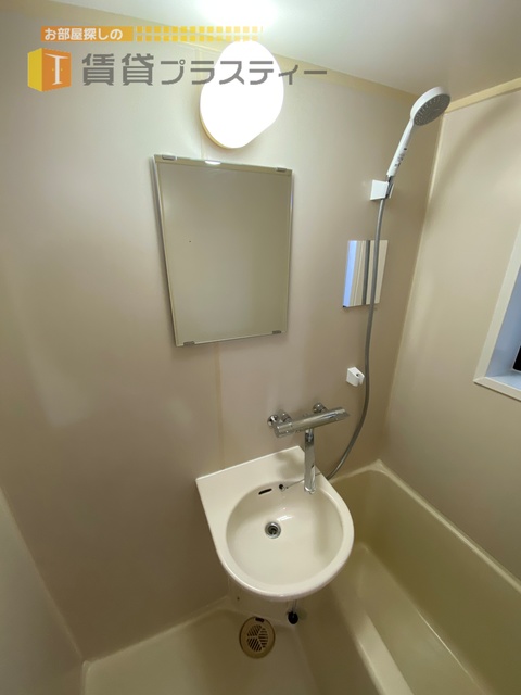 洗面設備　朝の準備はこちらで。