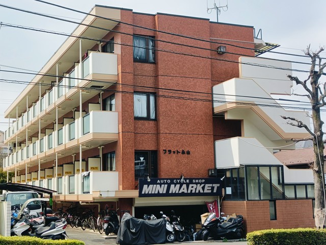 建物外観　ネット無料！鉄筋コンクリートで丈夫です☆