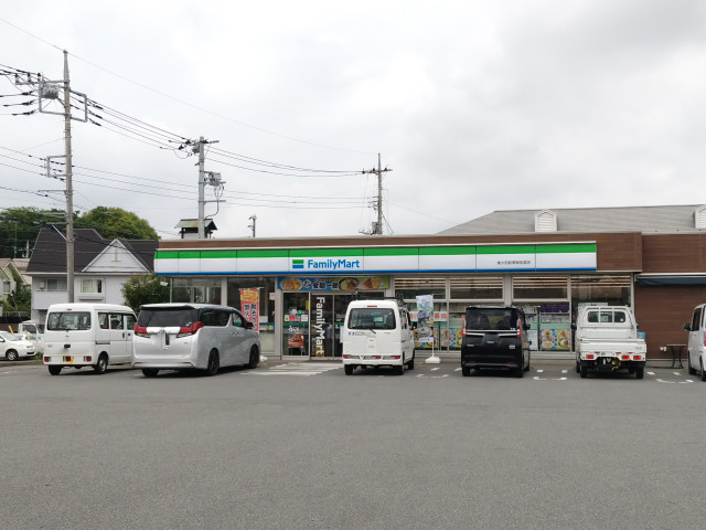 コンビニ　ファミリーマート東大和新青梅街道店（コンビニ）まで449m
