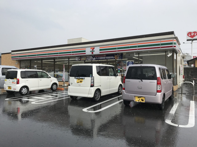 コンビニ　セブンイレブン松山新石手店（コンビニ）まで700m