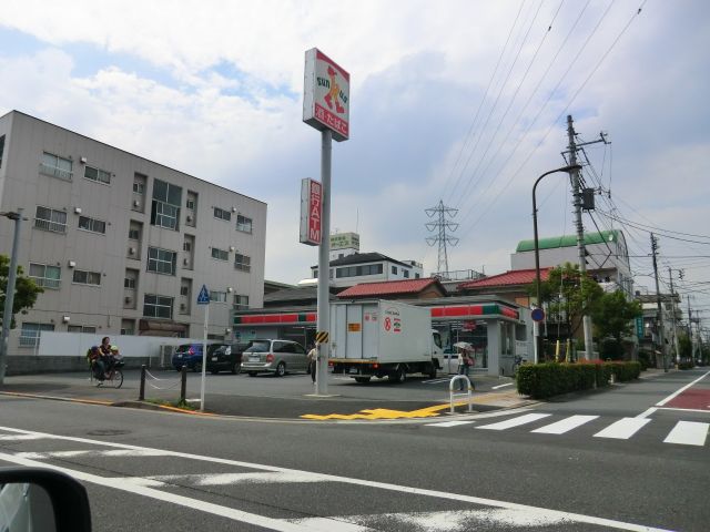 コンビニ　サンクス足立綾瀬3丁目店（コンビニ）まで283m