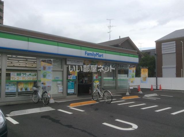 コンビニ　ファミリーマート 大和南二丁目店（コンビニ）まで82m