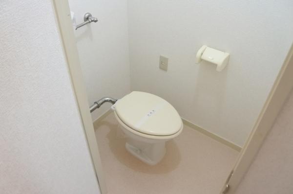 地下鉄長堀鶴見緑地線 横堤駅 徒歩1分 6階建 築49年のトイレ写真
