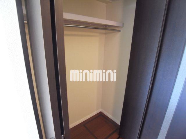 収納　ハンガータイプのクローゼット。洋服をきれいに収納できます。