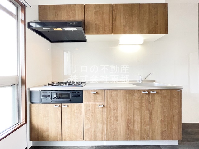 キッチン　上下収納豊富な調理スペース！使い勝手の良いキッチンです♪