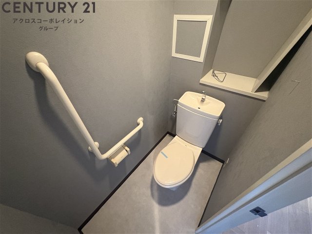 トイレ　温水洗浄便座機能付き☆