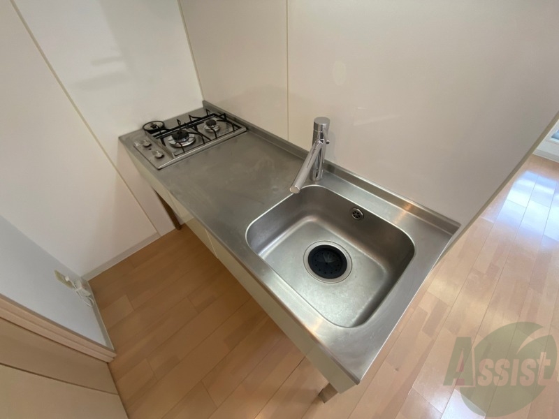 キッチン　ガスコンロが設置されているので購入の必要もありません。