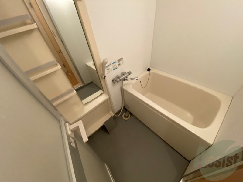 バス・シャワールーム　お風呂になります。一日の疲れを癒してくださいね。