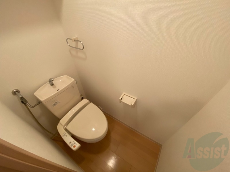 トイレ　ウォシュレット機能がついたトイレ。安心して使用できますね。
