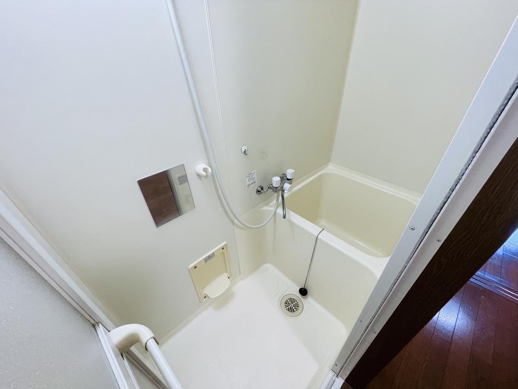 バス・シャワールーム　※室内は現況を優先します