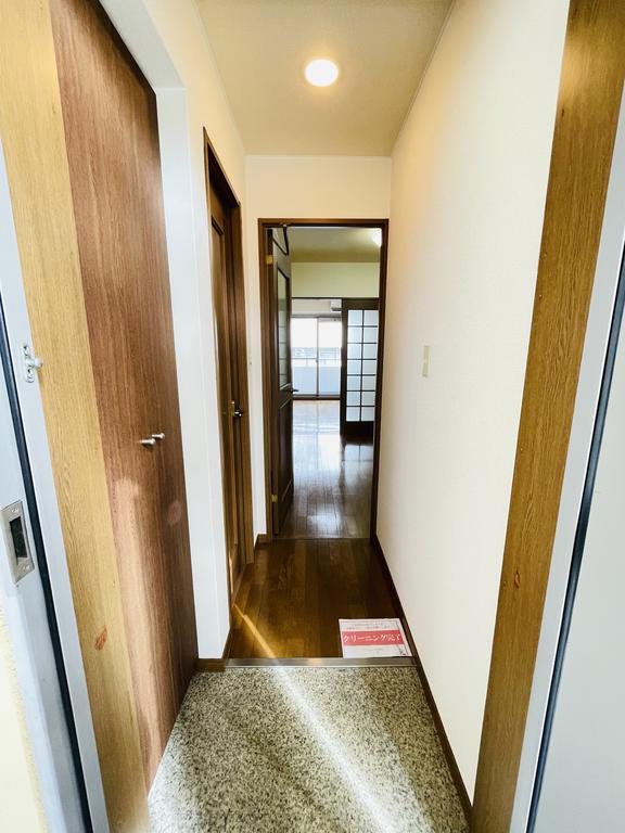 玄関　※室内は現況を優先します