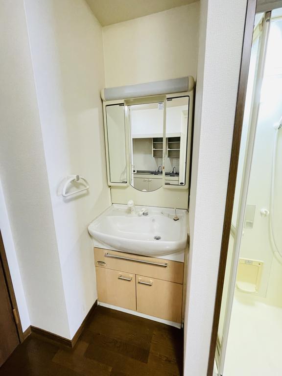 洗面設備　※室内は現況を優先します