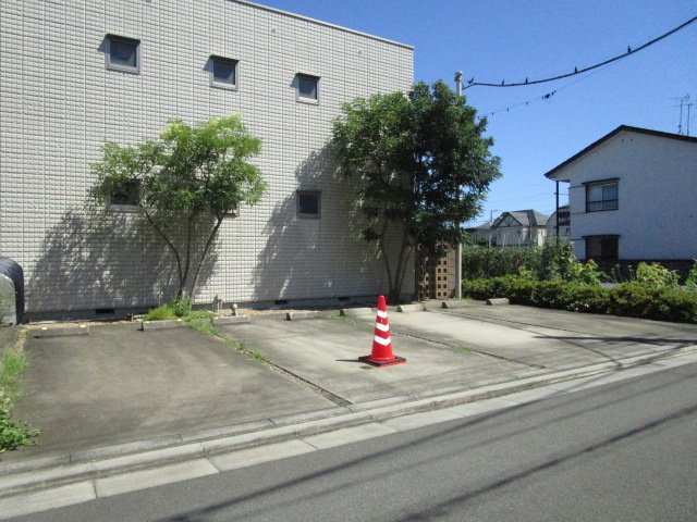 駐車場　敷地内駐車場