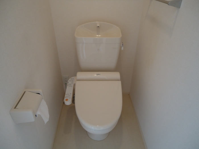 トイレ　温水洗浄暖房便座