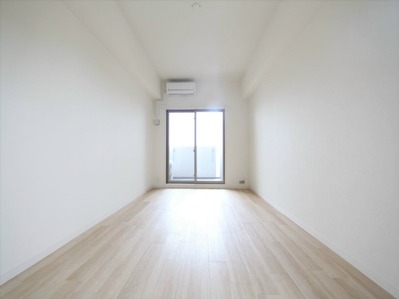 その他　洋室8.6帖　エアコン完備　バルコニー