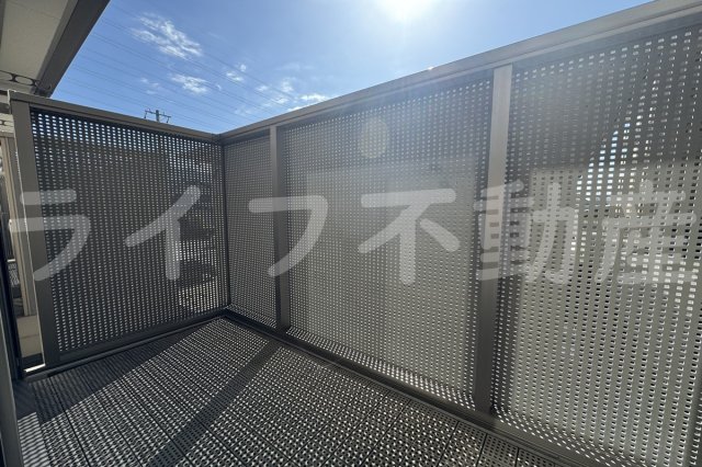 バルコニー　陽当たり良好なバルコニーです