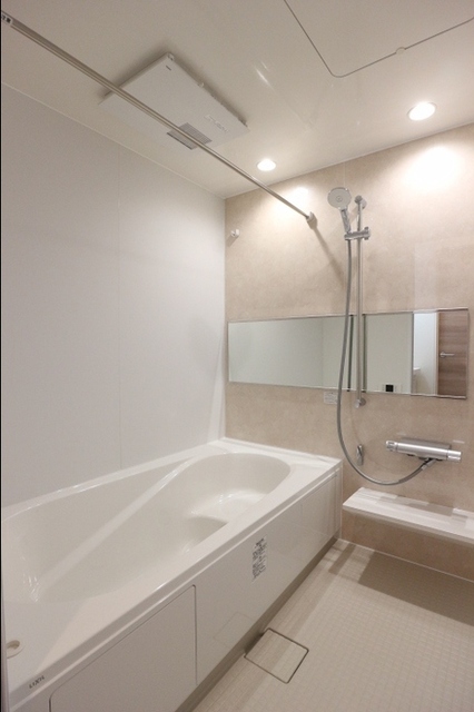 バス・シャワールーム　バスルーム