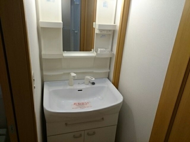 洗面設備　使いやすい洗面所です