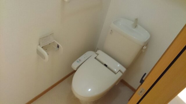 トイレ　トイレもきれいです