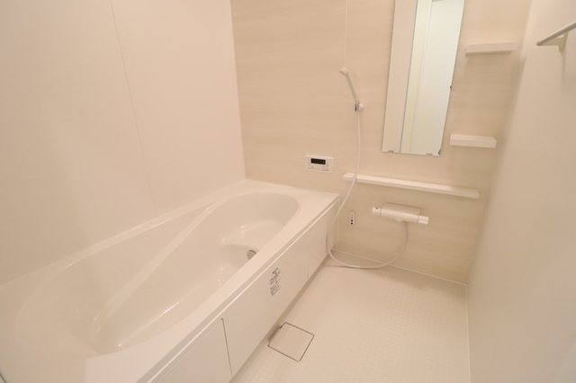 バス・シャワールーム　追い焚き給湯