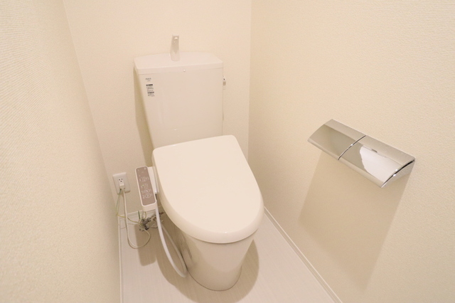 トイレ　温水洗浄暖房便座