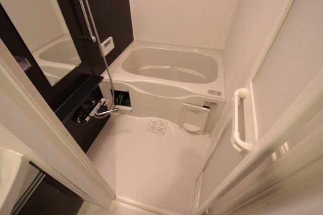 バス・シャワールーム　※別室の参考写真の為、現況優先です。