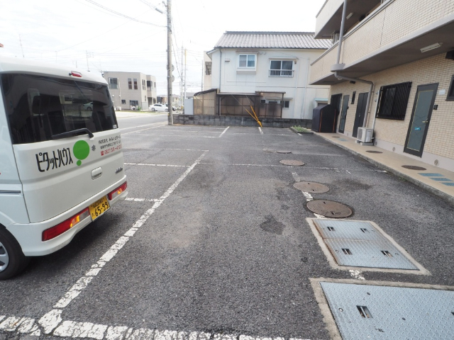 駐車場　敷地内駐車場