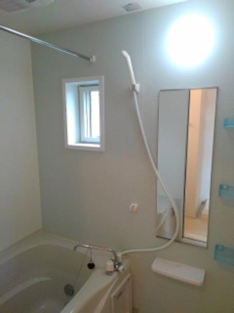 バス・シャワールーム　追い焚き、浴室乾燥機完備してます