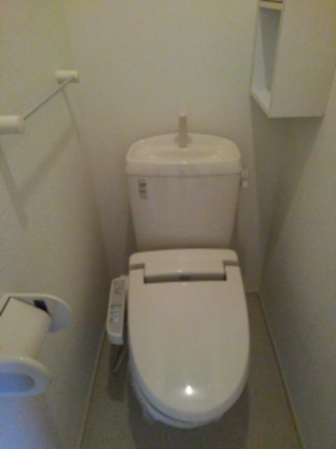 トイレ　温便座付き