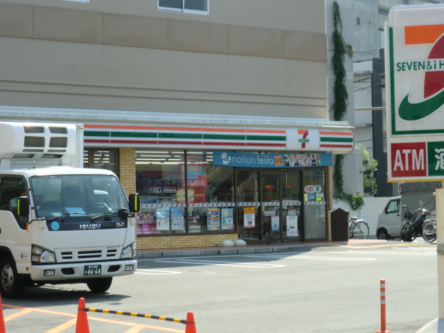 コンビニ　セブンイレブン大阪十三本町3丁目店（コンビニ）まで369m