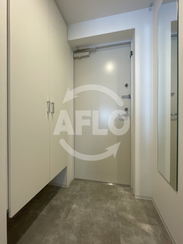 玄関　セレニテ難波グランデノール　玄関