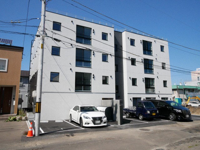 建物外観　☆南郷13丁目駅徒歩9分☆