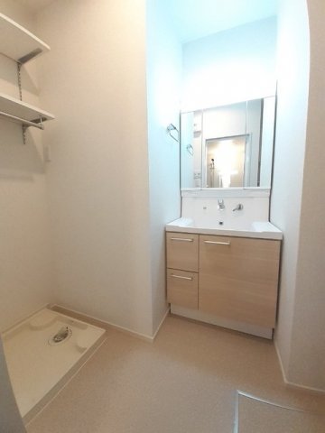 洗面設備　コンパクトで使いやすい洗面所