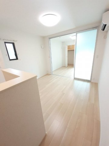 居室・リビング　こちらのリビングで趣味の時間をお楽しみください