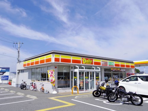 コンビニ　デイリーヤマザキ奈良中央市場前店（コンビニ）まで1020m