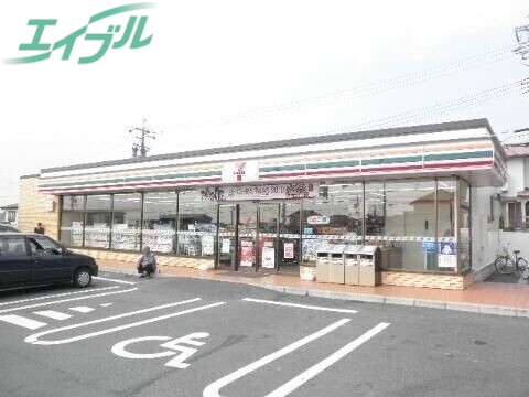 コンビニ　セブンイレブン四日市小杉新町店（コンビニ）まで488m